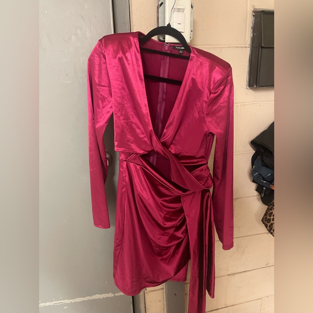 Fashion nova, hot pink padded shoulder dress